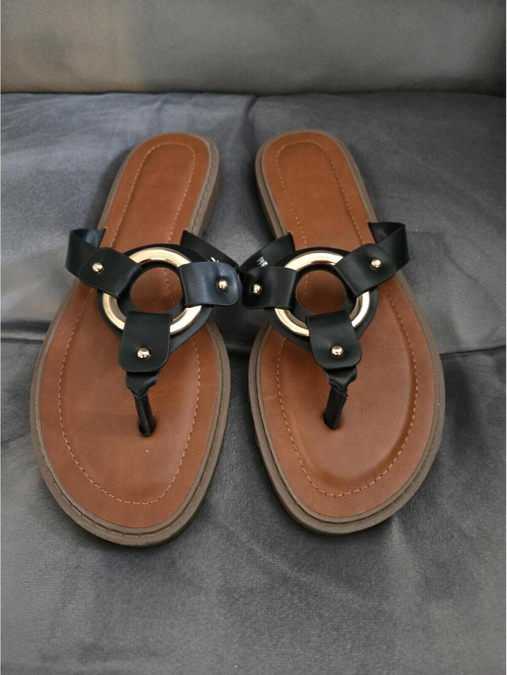 Women's Black and Brown Thong Sandals with Circular Accent size 7.5